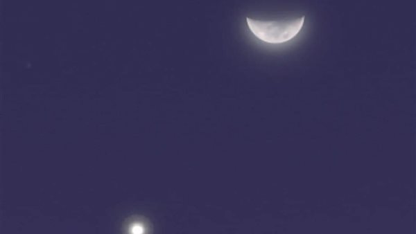 اقتران القمر 