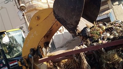 محافظ الغربية يتابع الحملات المكبرة للنظافة ورفع الإشغالات بشوارع القرى والأحياء 