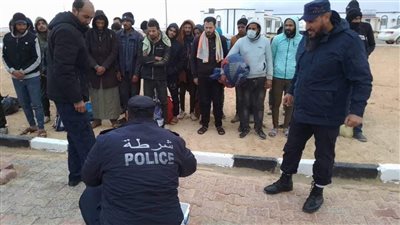 ليبيا تعلن ترحيل 35 مصريا بينهم مصابون بالإيدز وفيروس C