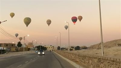 عود البالون الطائر بعد توقف بسبب الرياح.. 71 رحلة تقل 1700 سائح بسماء الأقصر