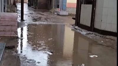 الشوارع تحولت لبرك.. استمرار سقوط الأمطار على محافظة كفر الشيخ| بث مباشر