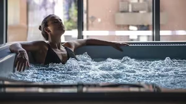 الغطس في الثلج