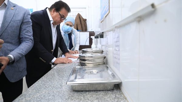 وزير الصحة يتفقد