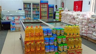 ضبط 30 طن سكر و16800 عبوة زيت داخل مخزنين دون ترخيص بالقاهرة