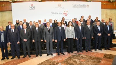 وزيرا التخطيط والتنمية المحلية يكرمان المحافظات الفائزة في مبادرة حوافز تميز الأداء