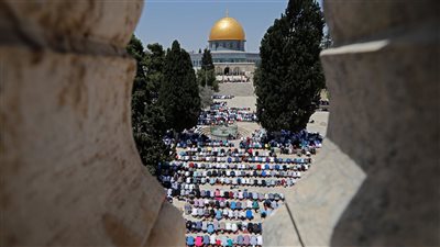 إسرائيل تعتقل خطيب المسجد الأقصى عقب صلاة الجمعة