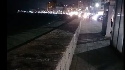 خلو كورنيش الإسكندرية من المواطنين بسبب برودة الطقس | بث مباشر