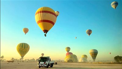 إلغاء رحلات البالون الطائر بالأقصر بسبب سوء الأحوال الجوية