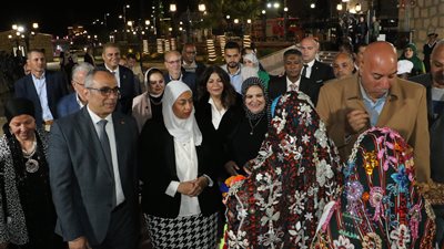 نائب محافظ أسوان ورئيس قصور الثقافة يشهدان ختام أسبوع أهل مصر