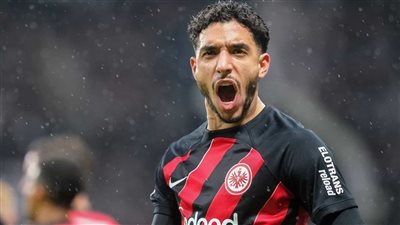 مرموش يقود هجوم فرانكفورت أمام شتوتجارت في الدوري الألماني
