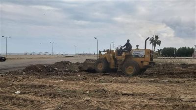 بدء أعمال رفع كفاءة شاطئ مدينة بورفؤاد استعداد لاستقبال أعياد الربيع وفصل الصيف| صور 