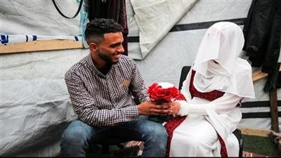 بعد شائعات استشهادهما.. عروسا غزة: عايشين الحمد الله ونحتاج دعواتكم