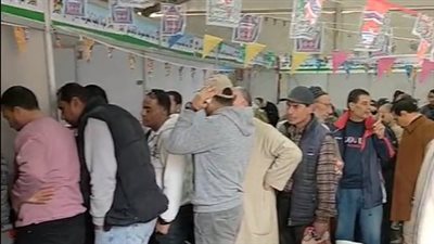 الكيلو بـ27 جنيها.. زحام المواطنين على شراء السكر بمعرض أهلا رمضان بكفر الشيخ| بث مباشر