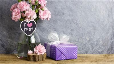 هل عيد الأم عالمي؟.. قصة ذلك اليوم وحكم الاحتفال به وفقًا لدار الإفتاء المصرية