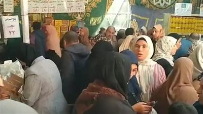زحام المواطنين على معرض أهلا رمضان بالمنوفية لشراء السلع بأسعار مخفضة| بث مباشر