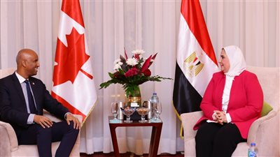 وزيرة التضامن تستقبل وزير التنمية الدولية الكندي وتستعرض الدور المصري في حرب غزة 