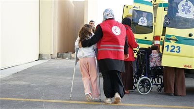 الهلال الأحمر: تقديم الدعم النفسي لأكثر من 11 ألف قادم من غزة 