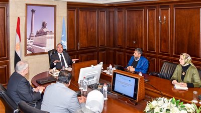 محافظ الإسكندرية يناقش معدلات إنجاز مشروعات حماية الشواطئ.. ولجنة لمتابعة تنفيذ خطة الإدارة المتكاملة للمناطق الساحلية