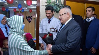 الخشت يشيد بقدرات المعهد القومي للأورام ويوجه بصرف مكافأة لقسم علاج الأورام بالإشعاع 