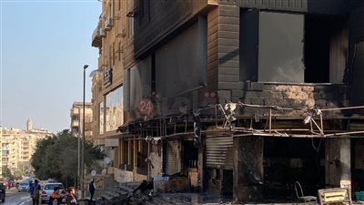 حريق عدد من المحلات التجارية في حدائق الأهرام |صور