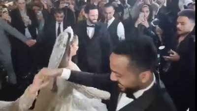  وصلات رقص على أنغام الطبول.. كهربا يحتفل بزفاف شقيقته رفقة نجوم الوسط الرياضي| بث مباشر 