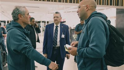 بعثة الأهلي تصل أحد الفنادق القريبة من مطار أكرا بعد حادث الطائرة 