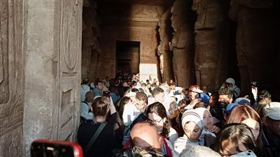 محافظ أسوان: أكثر من 4100 سائح أجنبي وزائر مصري شاهدوا ظاهرة تعامد الشمس بمدينة أبو سمبل السياحية