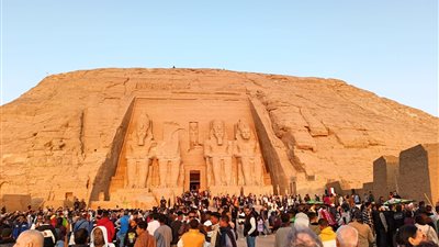 تنظيف وترميم المعابد.. مدير عام آثار أسوان يكشف استعدادات تعامد الشمس على رمسيس الثاني