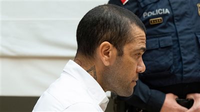 شقيق داني ألفيس يكشف حقيقة انتحار البرازيلي في السجن