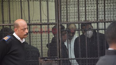 ندم وترقب ومداولة ساخنة.. أول ظهور لفاسدي وزارة الري المتهمين بالرشوة في المحكمة