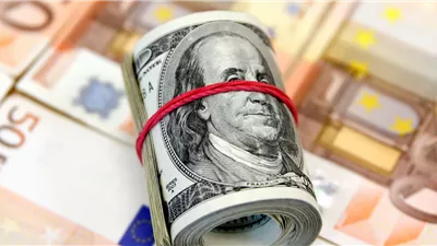 الدولار يُعمق خسائره ويتراجع بأكثر من 2% بعد رسوم ترامب الجمركية