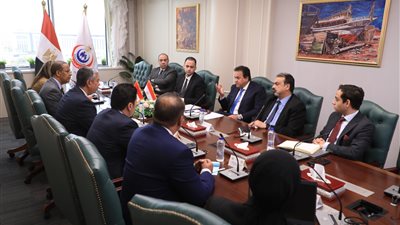 وزير الصحة يبحث مع السفير اليمني تيسير إجراءات السياحة العلاجية الوافدة من اليمن لمصر