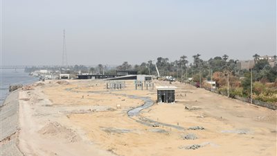 الانتهاء من تنفيذ 45% من مشروع تطوير كورنيش النيل بمدينة قنا