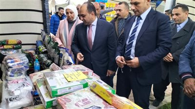 بأسعار تنافسية.. نائب محافظ الإسكندرية يفتتح ثاني معارض أهلا رمضان بمنطقة سيدي جابر| صور