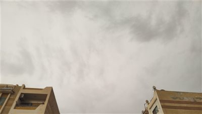 طقس غير مستقر.. سقوط أمطار ورياح شديدة تضرب الغردقة| صور