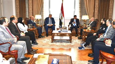 وزير الرياضة يلتقي ثنائي رفع الأثقال سارة سمير وكحلة قبل دورة الألعاب الإفريقية 