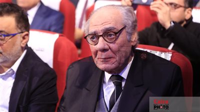 منح الفنان أحمد فؤاد سليم جائزة الريادة السينمائية من مهرجان المركز الكاثوليكي