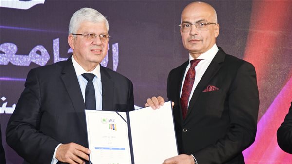 رئيس جامعة عين شمس