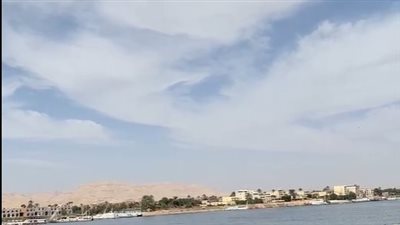 لنشاط الرياح وتكاثر الغيوم.. إيقاف رحلات البالون الطائر بالأقصر| بث مباشر