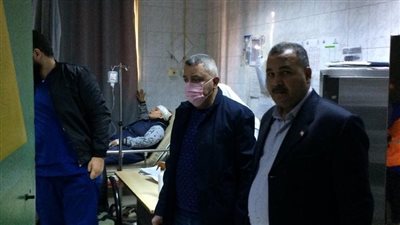 خروج 10 مصابين من مستشفى قليوب بعد حادث تصادم أتوبيس بسيارة نقل 