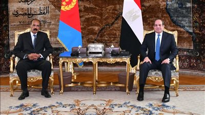 السيسي والرئيس الإريتري يؤكدان احترام سيادة الصومال ويشددان على وقف التصعيد بغزة 