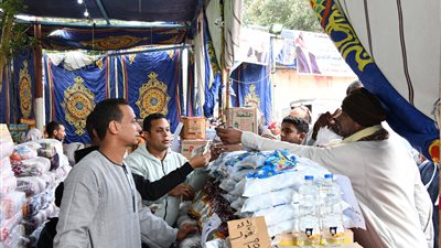 خصومات تصل لـ 30%.. محافظ قنا يفتتح معرض أهلا رمضان بمدينة قوص