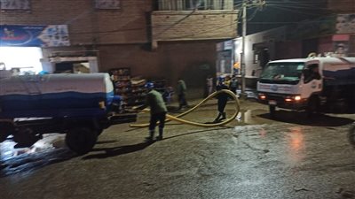 محافظ سوهاج يوجه بسرعة شفط مياه الأمطار.. ويرفع درجة الاستعداد بسبب الطقس | صور 