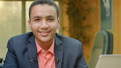 محافظ كفر الشيخ يهنئ طالب حصد المركز الأول بمسابقة الكتابة العلمية لطلاب مدارس STEM