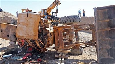 مصرع شخص في حادث انقلاب لودر بحدائق أكتوبر
