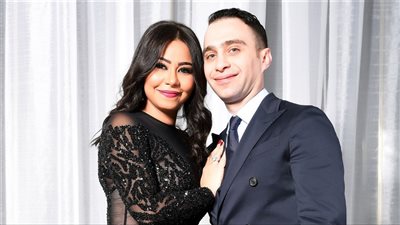 حسام حبيب بعد أنباء عودته لـ شيرين: علاقتنا زي الدم وهي واحدة من أهلي | بث مباشر