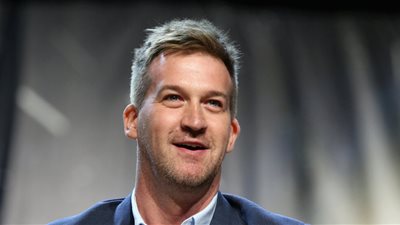 ما أعراض التصلب الجانبي الضموري بعد وفاة الممثل كينيث ألكسندر؟.. عانى منه 6 سنوات