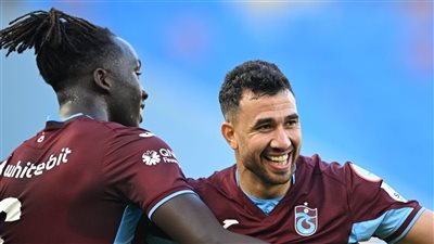 تريزيجيه يقود طرابزون أمام فاتح كاراجومروك في الدوري التركي