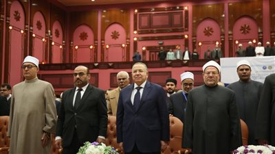 نقيب الأشراف: الرئيس السيسي يحمل على عاتقه قضية بناء الوعي