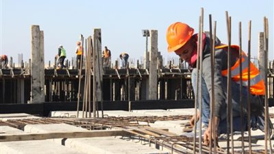 تراجع أكثر من 7 آلاف جنيه.. سعر طن الحديد بعد قرار الشركات والمصانع بخفض أسعارها 